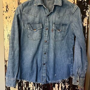 Women’s Levi’s Distressed Orange Tab Snap Button Down denim Shirt. Size Small.